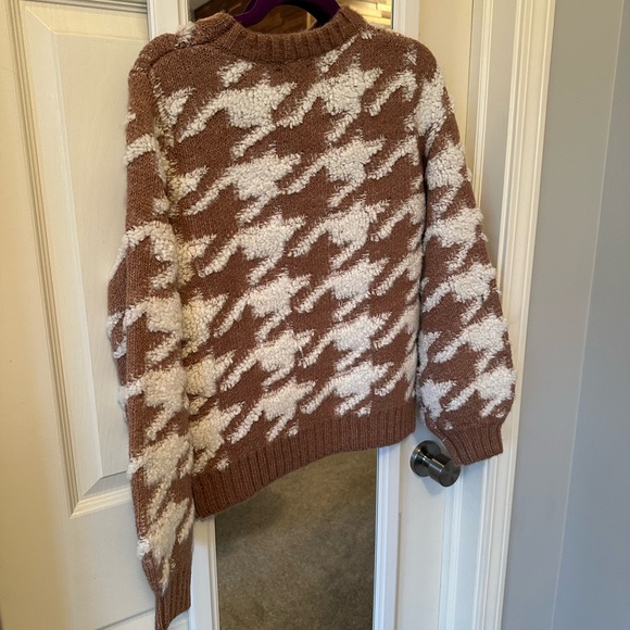 NWT🤎Line and Dot Houndstooth Plush Sweater S - Picture 10 of 10